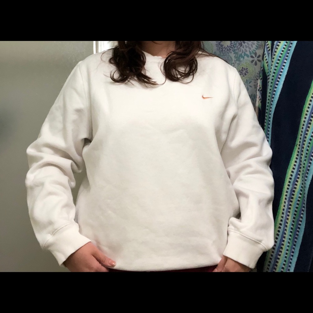 White nike crewneck